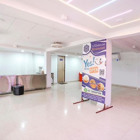 Fabhotel Vrundavan, Athwa Bhatha Extérieur photo